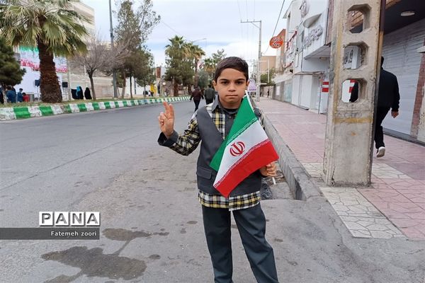 حضور دانش‌آموزان زاهدانی در راهپیمایی ۲۲ بهمن