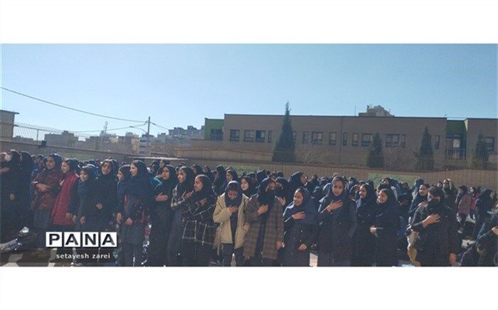 برگزاری جشن ۲۲بهمن و بازارچه دانش‌آموزی  در دبیرستان خاندان عجمی  اصفهان/ فیلم