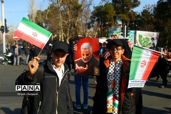 برپایی غرفه سازمان دانش‌آموزی شهر تهران