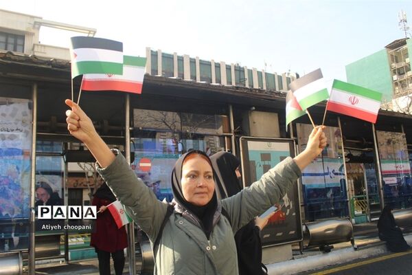 برپایی غرفه سازمان دانش‌آموزی شهر تهران