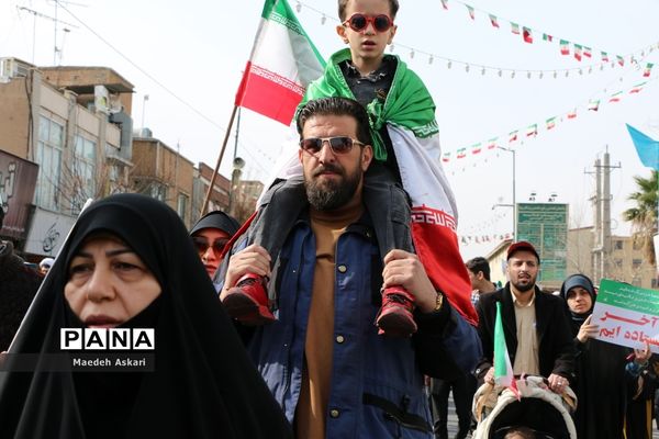 راهپیمایی یوم الله 22 بهمن در قم-1