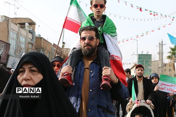 راهپیمایی یوم الله 22 بهمن در قم-1