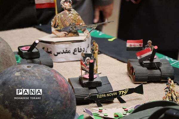نمایشگاه دست سازه های دانش‌آموزان هنرستان منصوره خلیلی ناحیه یک بهارستان