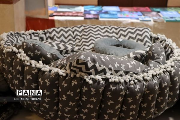 نمایشگاه دست سازه های دانش‌آموزان هنرستان منصوره خلیلی ناحیه یک بهارستان