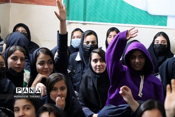 یادواره شهدای انقلاب اسلامی در آموزشگاه منصوره خلیلی ناحیه یک بهارستان