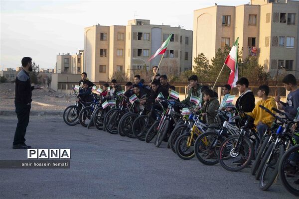 همایش دوچرخه سواری به‌مناسبت 22 بهمن