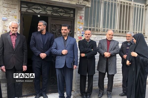تجلیل از پدر شهیدان علی و محمد سلیمی در ناحیه دو شهرری