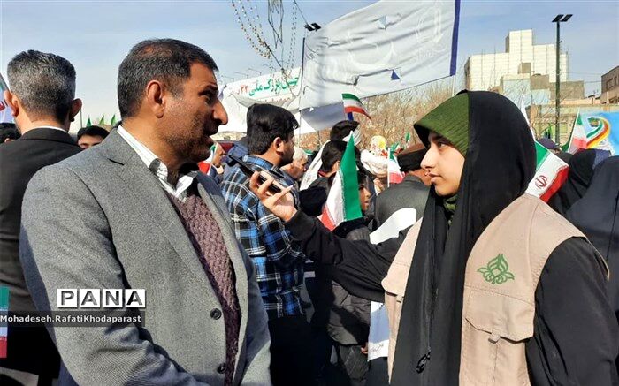 ‌حضور پرشکوه مردم نشان‌دهندهٔ مردمی‌بودن انقلاب اسلامی است