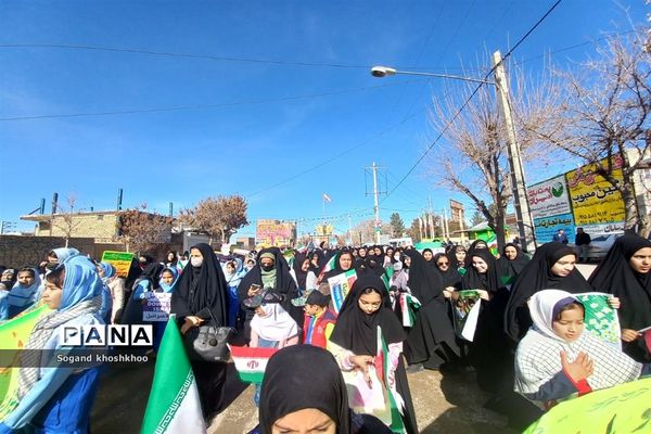 حضور گسترده مردم انقلابی شهر تیتکانلو در راهپیمایی ۲۲ بهمن ماه