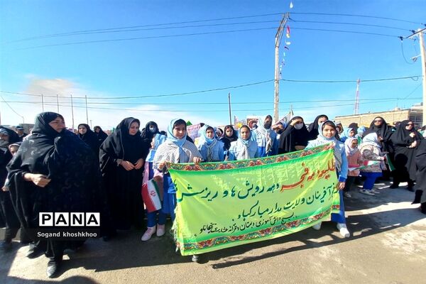 حضور گسترده مردم انقلابی شهر تیتکانلو در راهپیمایی ۲۲ بهمن ماه