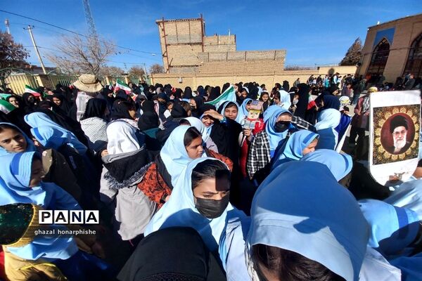 حضور گسترده مردم انقلابی شهر تیتکانلو در راهپیمایی ۲۲ بهمن ماه