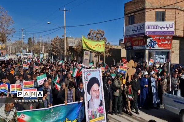 حضور گسترده مردم انقلابی شهر تیتکانلو در راهپیمایی ۲۲ بهمن ماه