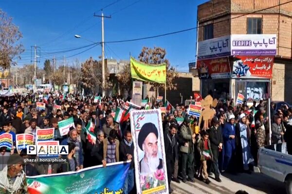 حضور گسترده مردم انقلابی شهر تیتکانلو در راهپیمایی ۲۲ بهمن ماه