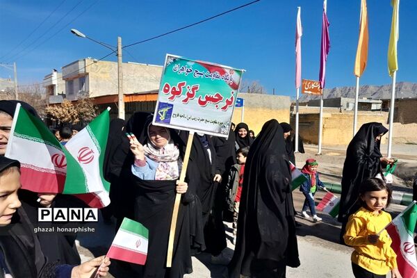 حضور گسترده مردم انقلابی شهر تیتکانلو در راهپیمایی ۲۲ بهمن ماه
