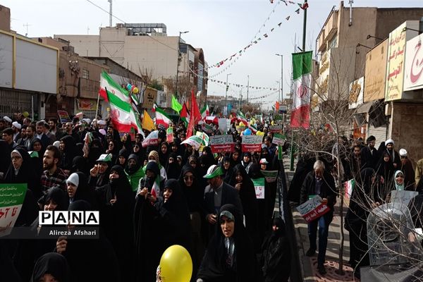 راهپیمایی یوم الله 22 بهمن در قم-3