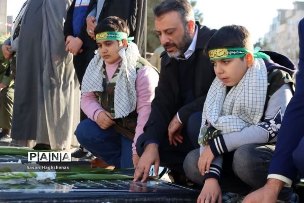 تجدیدمیثاق دانش‌آموزان شهرستان اسلامشهربا شهدا