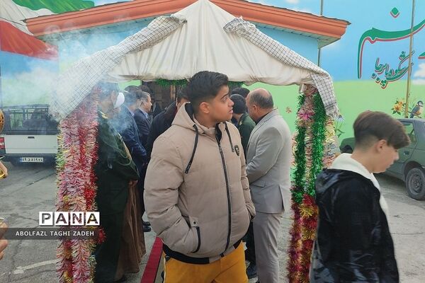 اعزام دانش‌آموزان پسر منطقه کهریزک به اردوی راهیان نور