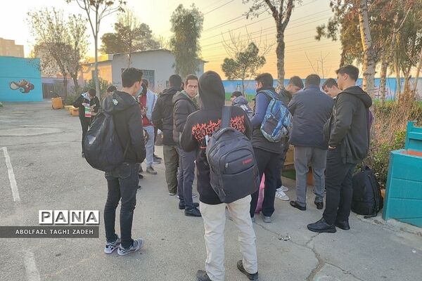 اعزام دانش‌آموزان پسر منطقه کهریزک به اردوی راهیان نور