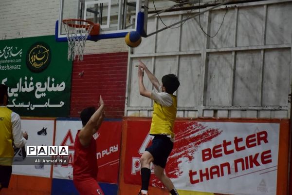 قهرمانی تیم چاپ و نشر نورانی در مسابقات بسکتبال سه نفره جام فجر قم