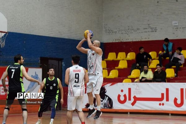 قهرمانی تیم چاپ و نشر نورانی در مسابقات بسکتبال سه نفره جام فجر قم