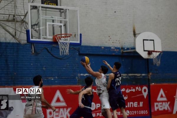 قهرمانی تیم چاپ و نشر نورانی در مسابقات بسکتبال سه نفره جام فجر قم