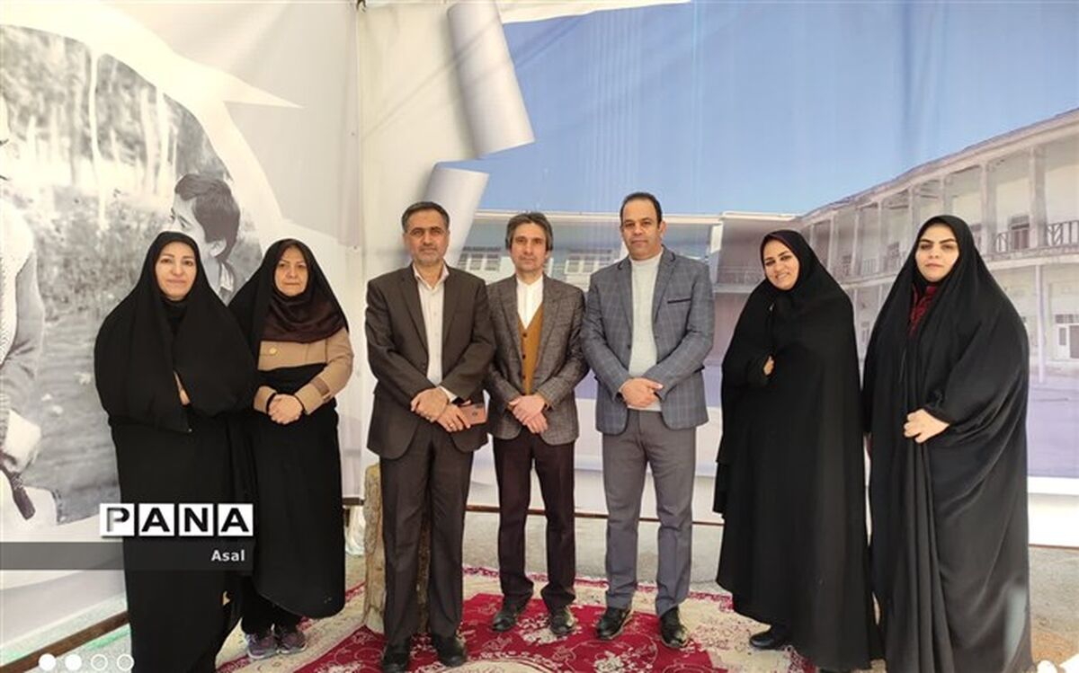 اختتامیه جشنواره شصت‌برگ در مدرسه شهید حلبیان ناحیه 4 اصفهان/ فیلم