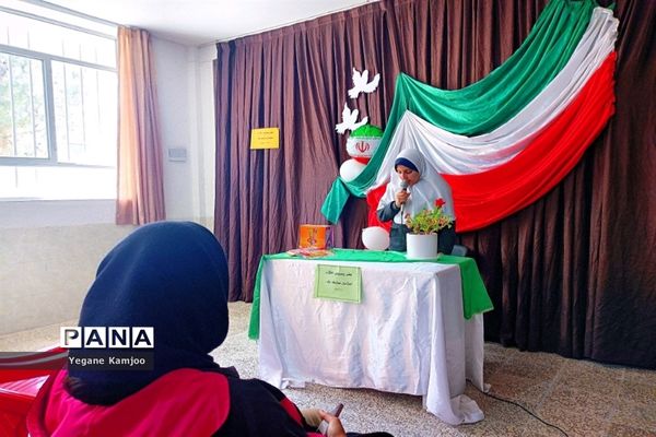 نمایشگاه هنرهای دستی دانش‌آموزان مدرسه فاطمیه