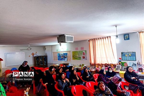 نمایشگاه هنرهای دستی دانش‌آموزان مدرسه فاطمیه