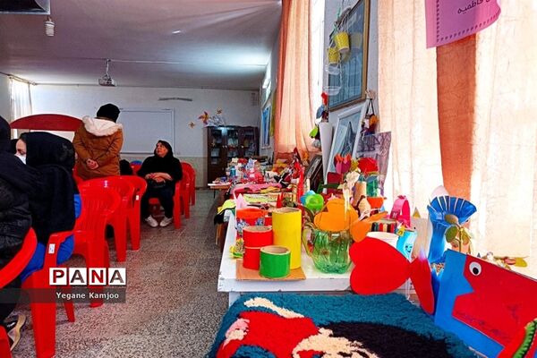 نمایشگاه هنرهای دستی دانش‌آموزان مدرسه فاطمیه