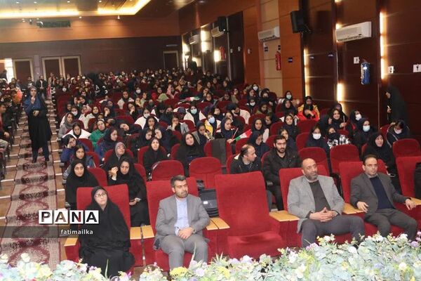 برگزاری همایش رأی اولی‌ها در شهرستان فیروزکوه