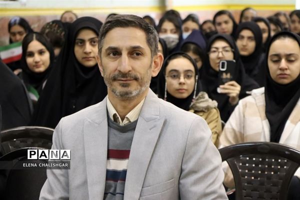 نشست فرماندار با رای اولی های ناحیه یک بهارستان