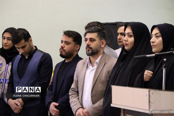 نشست فرماندار با رای اولی های ناحیه یک بهارستان