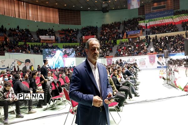 جشن بزرگ اولین تجربه سیاسی دانش‌آموزان