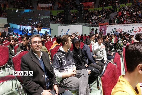 جشن بزرگ اولین تجربه سیاسی دانش‌آموزان
