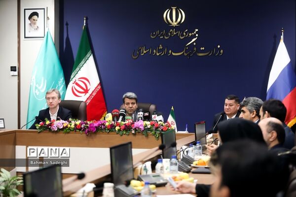 نشست خبری شورای سیاست گذاری اولین جشنواره بین المللی فیلم خزر