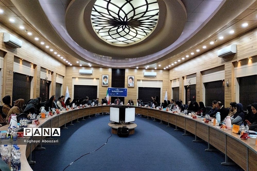 همایش دبیران فیزیک شهرستان‌های استان تهران در فرهنگسرای بعثت