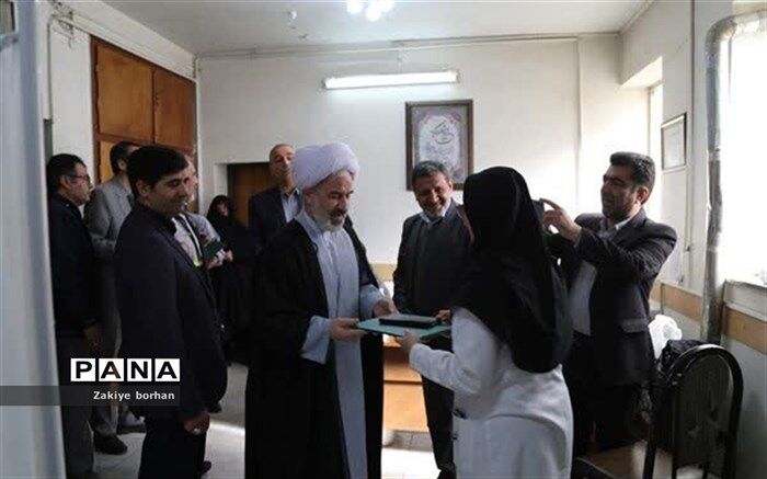 خدمات پزشکی رایگان به خانواده زندانیان نیازمند ارائه می‌شود