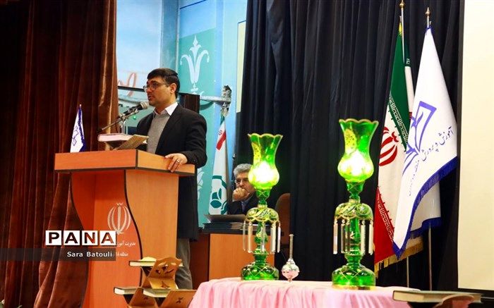 انس با قرآن کلید حل مشکلات جامعه است