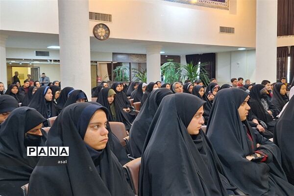 جشن ستارگان قرآنی و تجلیل از رتبه‌های اول تا سوم مسابقات قرآن، ‌عترت و نماز ناحیه 4