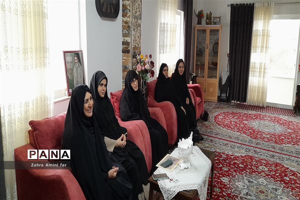 ادای احترام سرپرست دفتر امور زنان و خانواده استانداری مازندران به مقام شامخ شهدا شهرستان نور