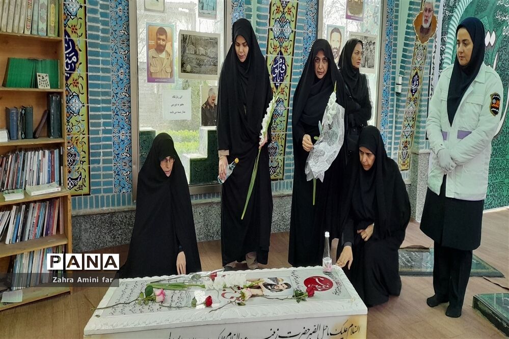ادای احترام سرپرست دفتر امور زنان و خانواده استانداری مازندران به مقام شامخ شهدا شهرستان نور