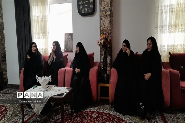 ادای احترام سرپرست دفتر امور زنان و خانواده استانداری مازندران به مقام شامخ شهدا شهرستان نور