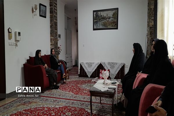 ادای احترام سرپرست دفتر امور زنان و خانواده استانداری مازندران به مقام شامخ شهدا شهرستان نور