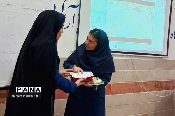 جشنواره همیار معلم در دبیرستان زهره خبازی شهرستان دماوند