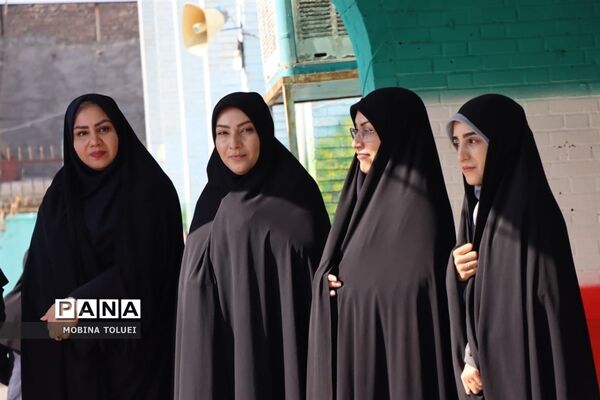 آیین تجلیل از نو مادران در آموزشگاه 12 فروردین ناحیه یک بهارستان