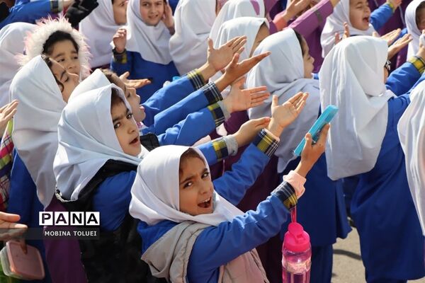 آیین تجلیل از نو مادران در آموزشگاه 12 فروردین ناحیه یک بهارستان
