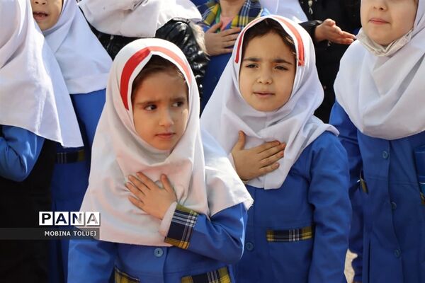 آیین تجلیل از نو مادران در آموزشگاه 12 فروردین ناحیه یک بهارستان