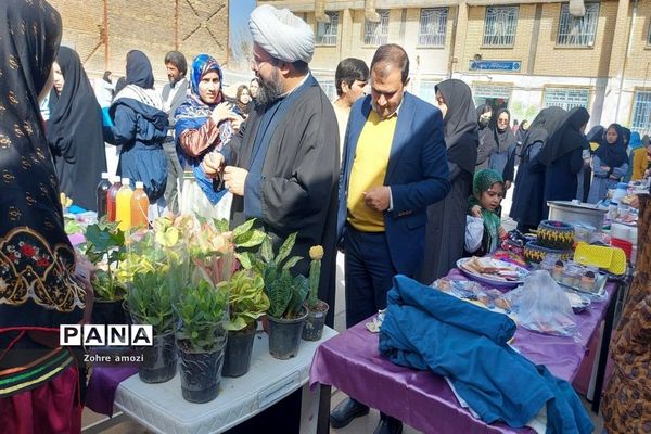 بازارچه کسب و کار دانش‌آموزی در دبیرستان شهید محمدی پور خلیل‌آباد