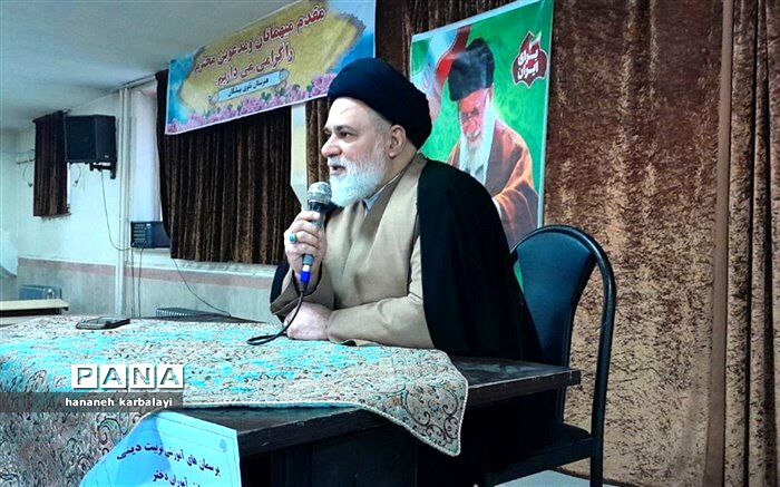 بیشترین معضلات جامعه و نوجوانان، قضاوت ظاهری از اطراف‌شان است