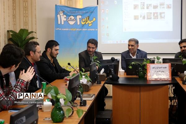 نشست صمیمی اعضای قرارگاه میدان ۱۴ صفر ۲ ناحیه ۶ مشهد با رئیس سازمان دانش آموزی استان